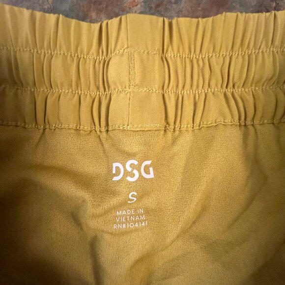 DSG Womens Stride Shorts Grounded‎ Yellow Size S - Picture 5 of 9